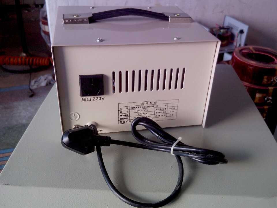 SVC-500VA单相高精度稳压器背面图 SVC-500VA单相高精度稳压器背面图