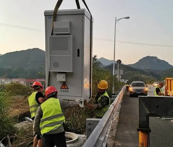 远距离供电设备安装现场 远距离供电设备安装现场